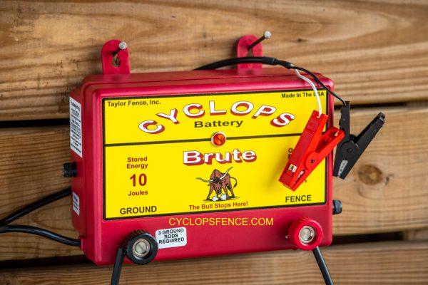 Cyclops Brute 12V/DC Electric Fence Energizer / Charger