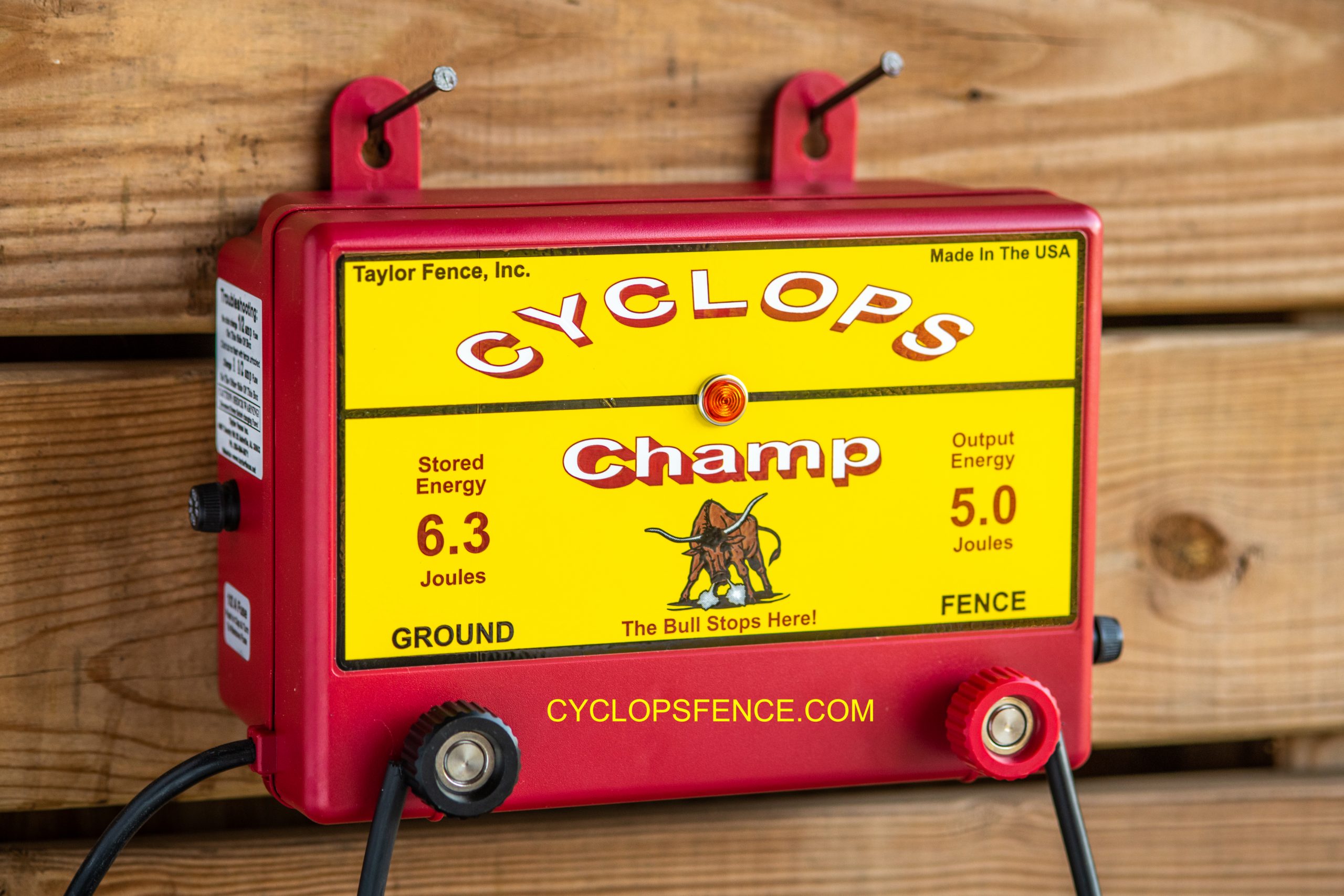 Cyclops Champ AC Electric Fence Energizer / Charger