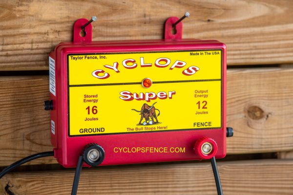 Cyclops Super AC Electric Fence Energizer / Charger