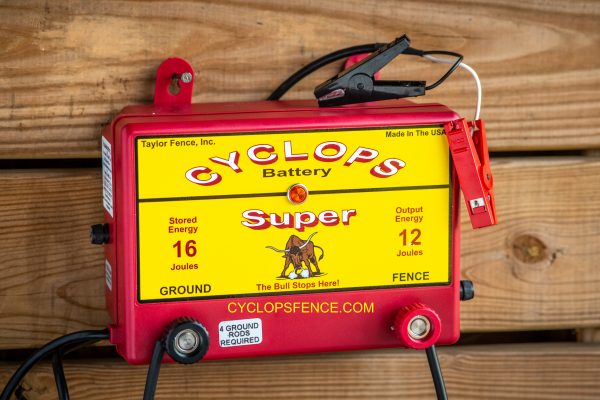 Cyclops Super 12V/DC Electric Fence Energizer / Charger