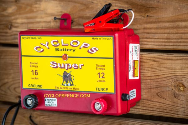Cyclops Super 12V/DC Electric Fence Energizer / Charger
